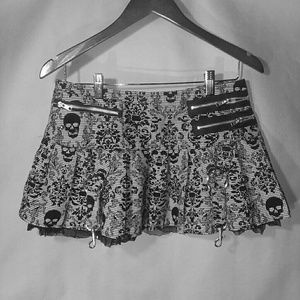 Size sm hell bunny black and white skull garter go